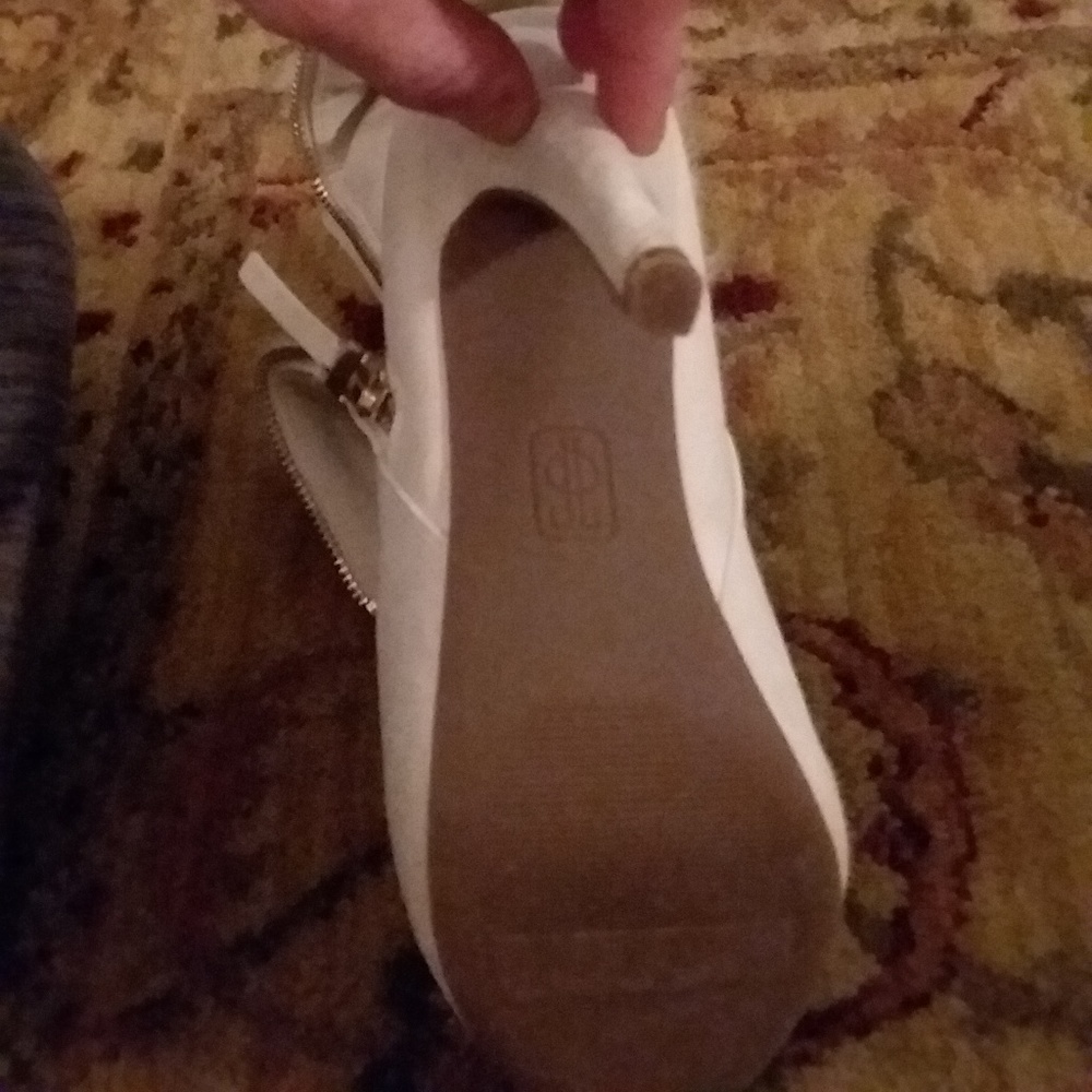 Size 7 Women Boots - Picture 2 of 3